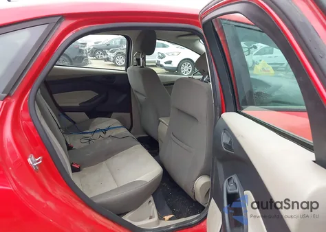 2012 Ford Focus Se z USA, uszkodzony, nr VIN 1FAHP3F28CL307837